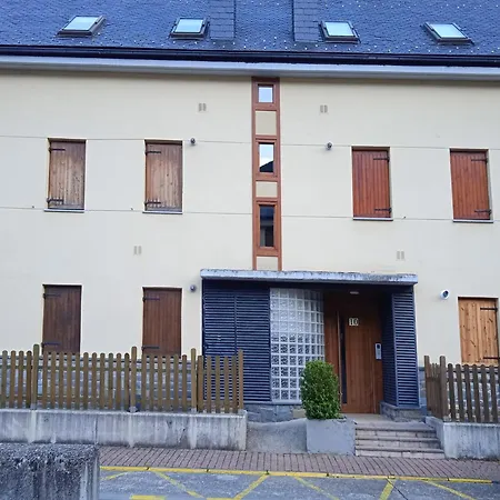 Apartament Collarada 3000 *